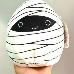 Milo Squishmallow 7”